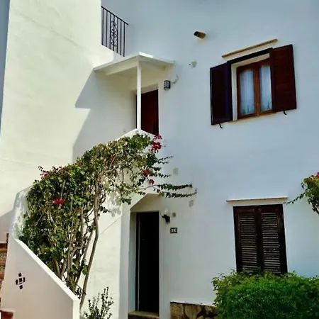 One Bedroom With Communal Pool Holiday home *