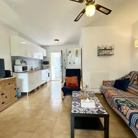 One Bedroom With Communal Pool *